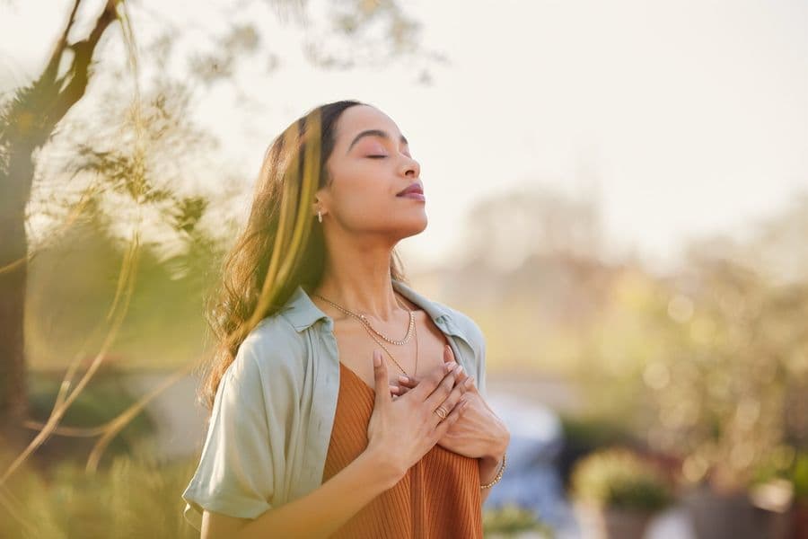 Mindfulness - co to jest, ćwiczenia i korzyści dla zdrowia